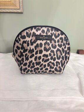 Kate Spade Laurel Shore Street Leopard Cosmetic Case NWOT